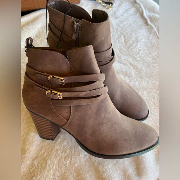 NWT beautiful ankle boots, never used. Cute buckle design. - Picture 2 of 13